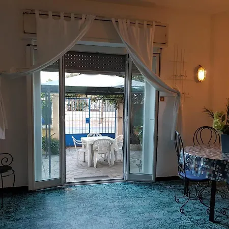 A Due Passi Dal Mare Con Giardino