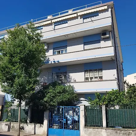 A Due Passi Dal Mare Con Giardino *
