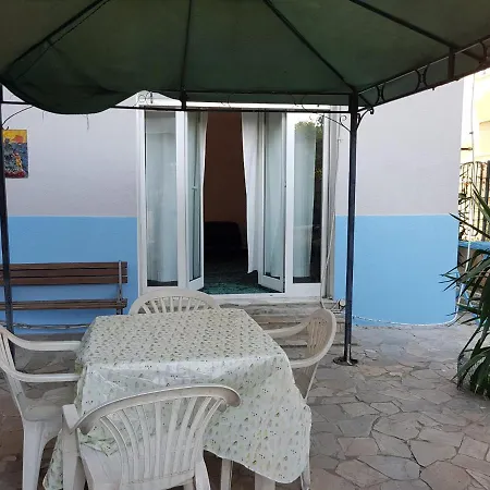 A Due Passi Dal Mare Con Giardino * ألبيسولا مارينا