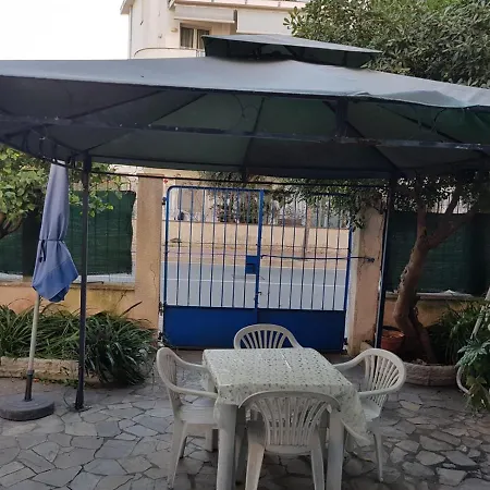 A Due Passi Dal Mare Con Giardino ألبيسولا مارينا