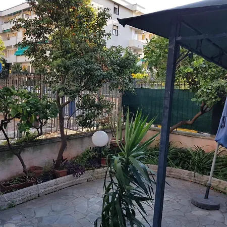 A Due Passi Dal Mare Con Giardino شقة ألبيسولا مارينا