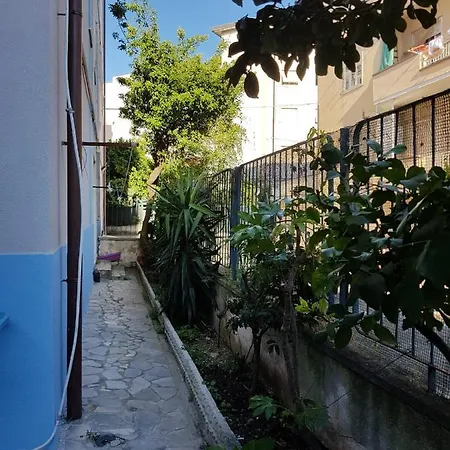 شقة A Due Passi Dal Mare Con Giardino *